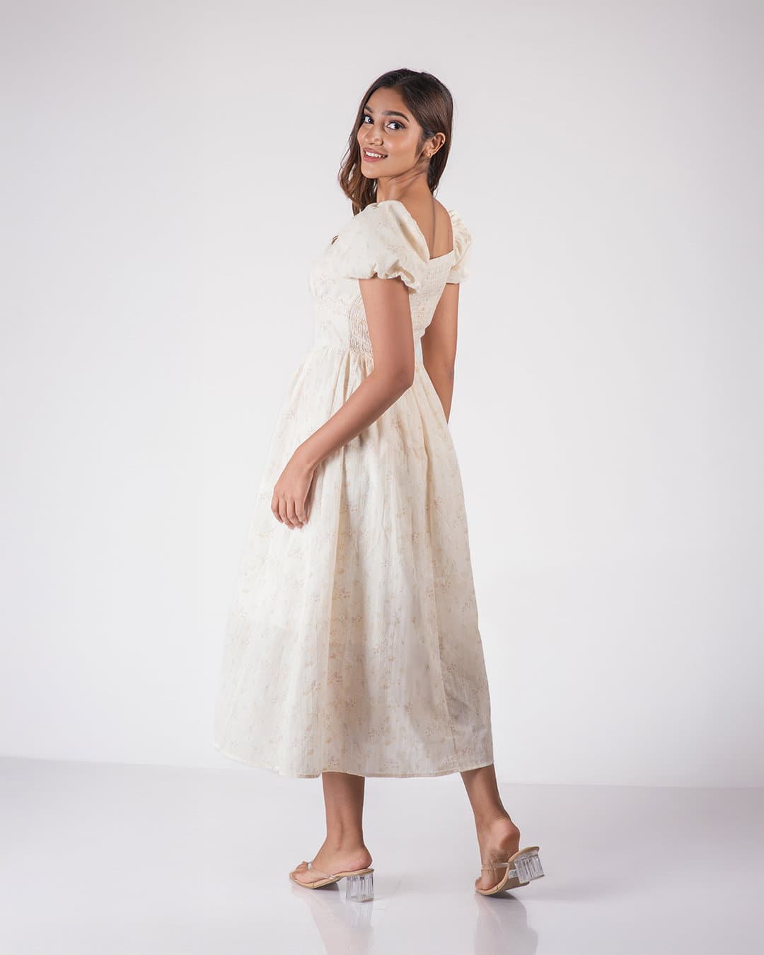https://cdn.greencloudpos.com/disel.lk/product/LUNAMIDIDRESSGreen%E2%80%A2S-1-1781616945282-11.jpg